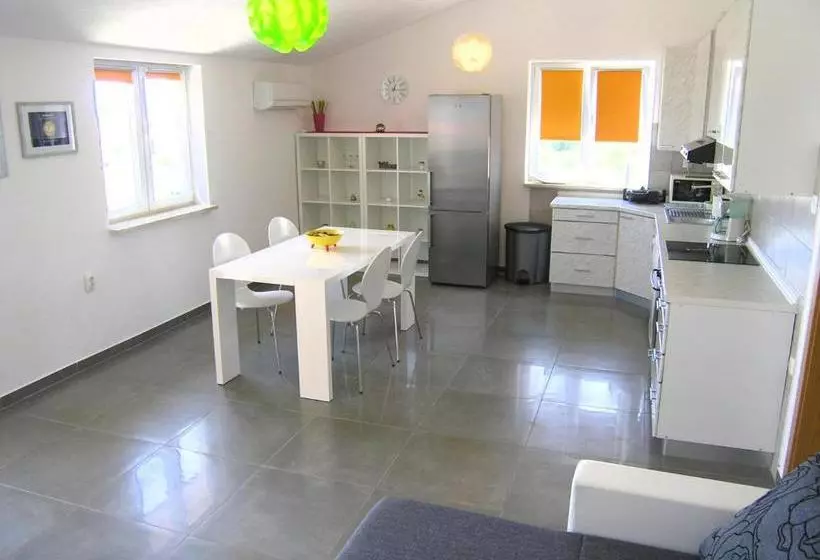 Apartment Goran