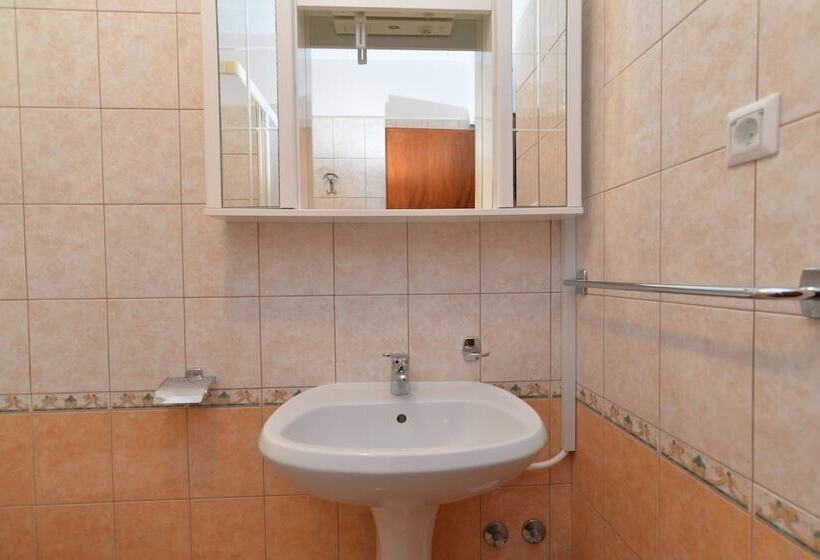 Apartments Valter 881