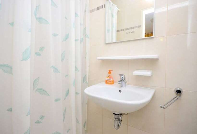 Apartments Valter 881