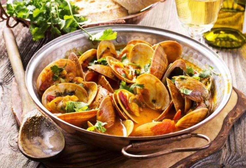 Casa Blu, Beach Boho Chic, Beach And Pool Fast Wifi