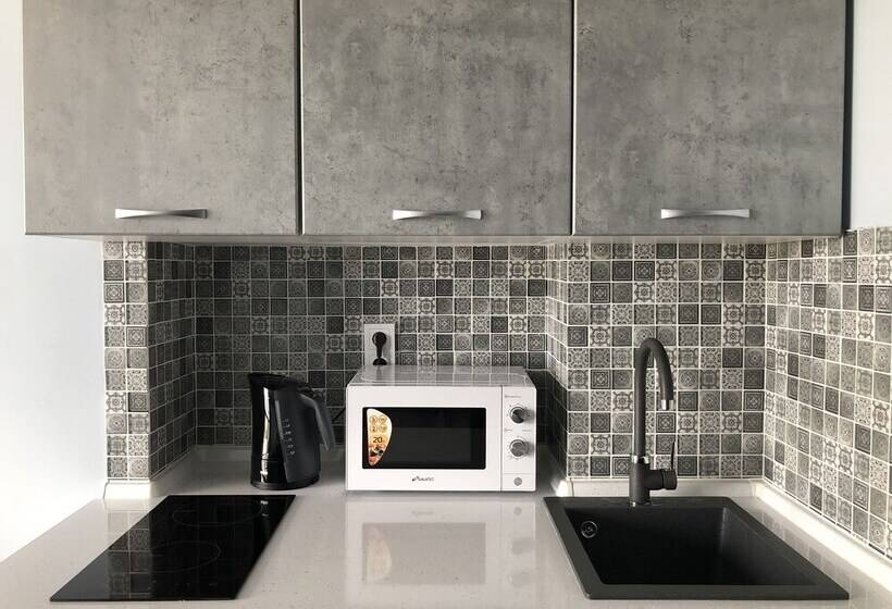 Central Bay Studios. 7min Station, Arbat Street