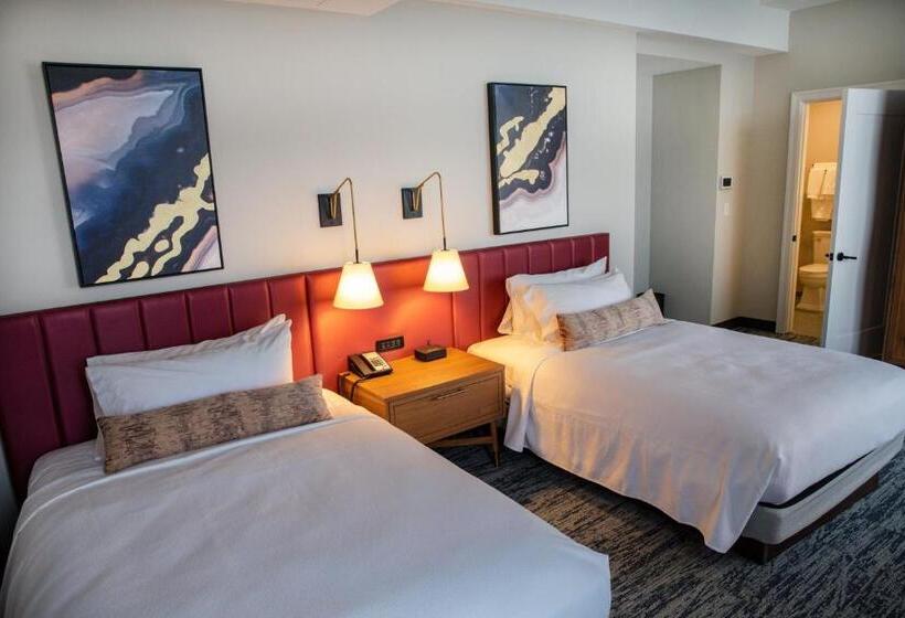 هتل Blutique, Akron, A Tribute Portfolio