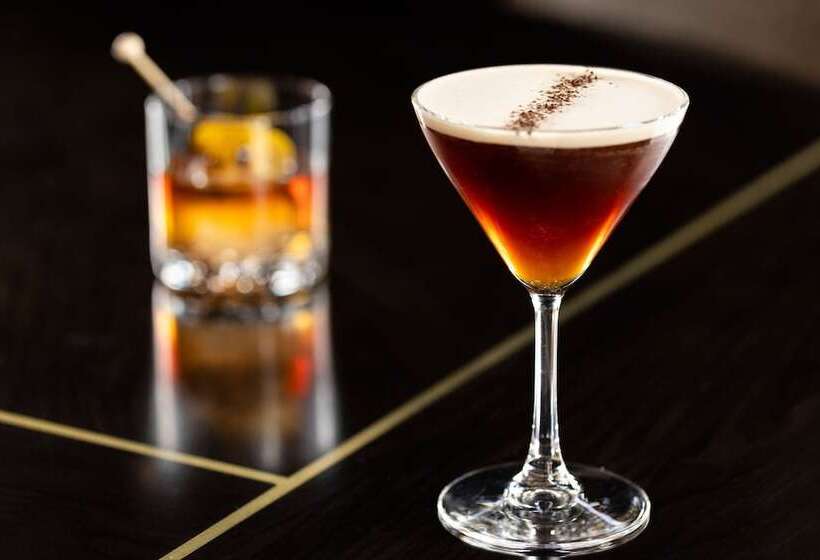 هتل Blutique, Akron, A Tribute Portfolio