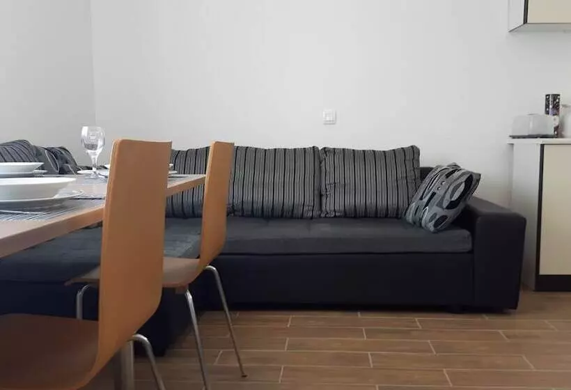 ペンション Apartments And Rooms Danijel