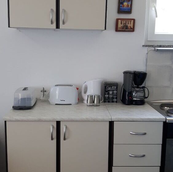 ペンション Apartments And Rooms Danijel