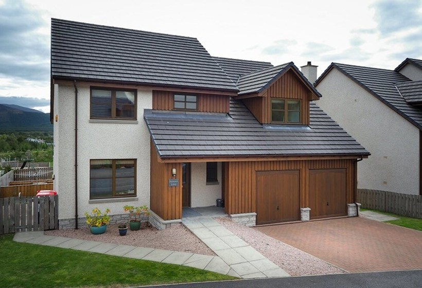 Snowmass Lodge   Hot Tub In Aviemore