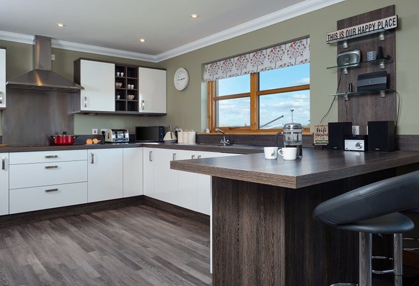 Snowmass Lodge   Hot Tub In Aviemore