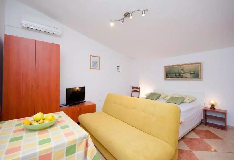 Studio Apartments Jasminka