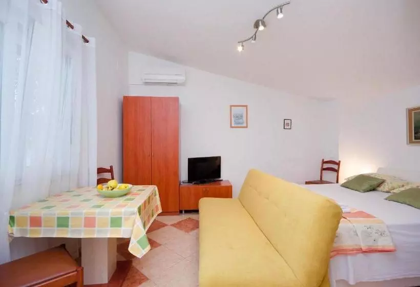 Studio Apartments Jasminka