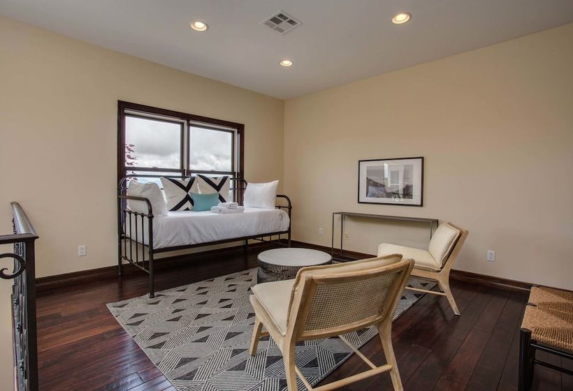 Stunning 5br/3.5ba House In La Jolla