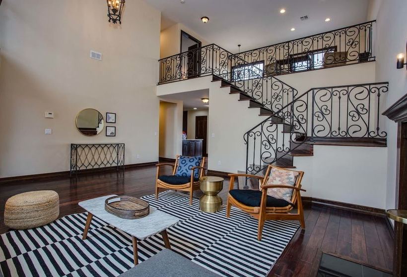 Stunning 5br/3.5ba House In La Jolla