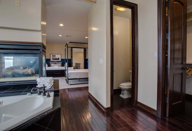 Stunning 5br/3.5ba House In La Jolla