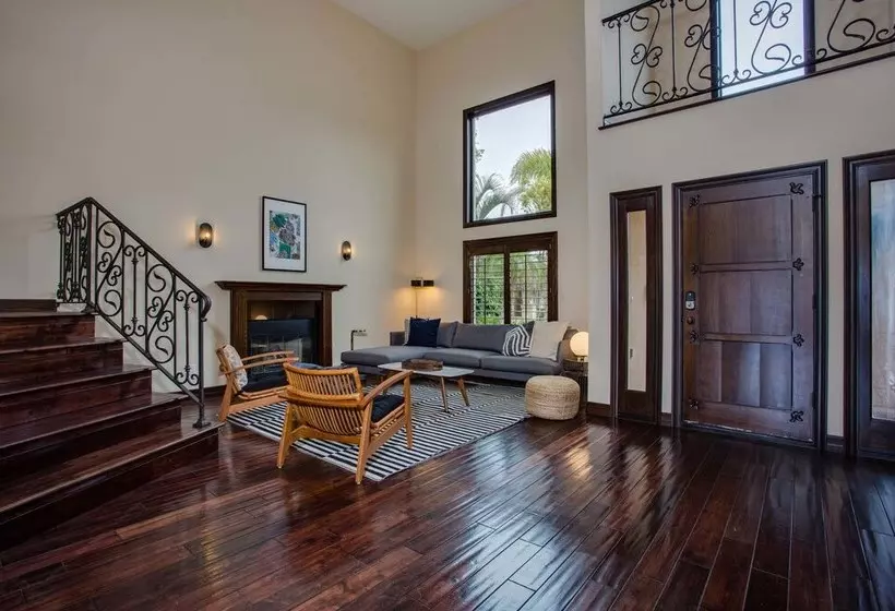 Stunning 5br/3.5ba House In La Jolla