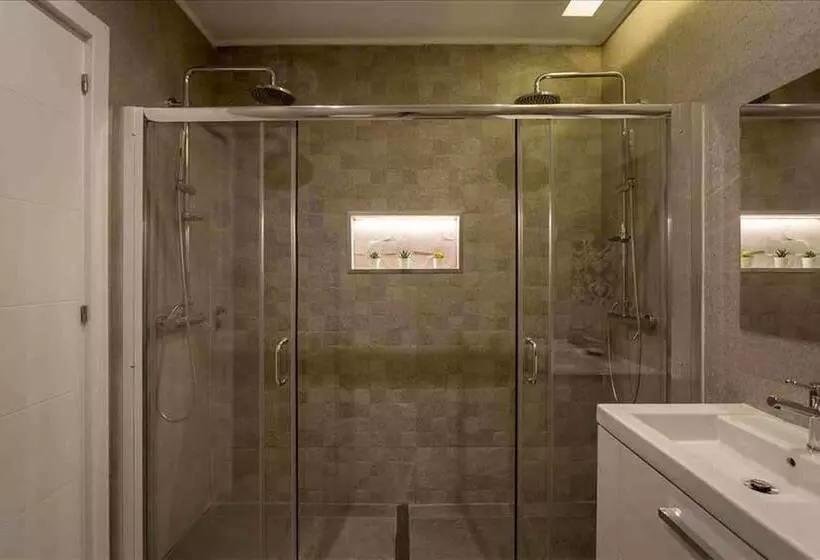 Vicky Rae Beach House