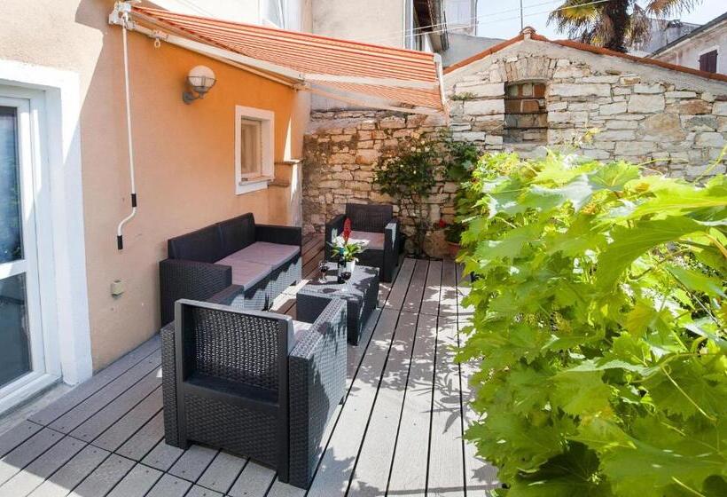 Apartment Tomy / Studio Terrace A1