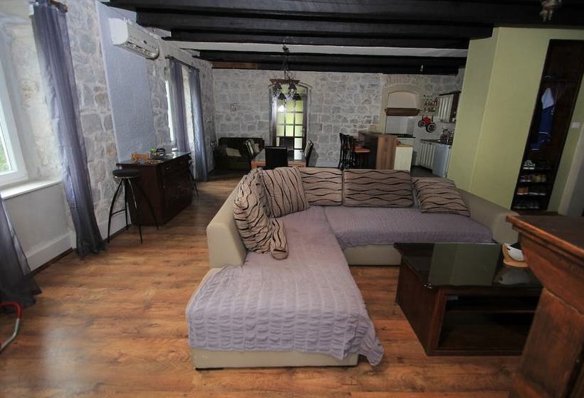 Apartment Vlado Next To The Beach