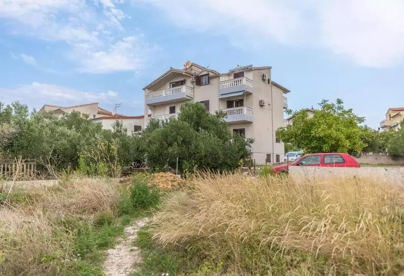 Apartments And Rooms By The Sea Vodice   6182