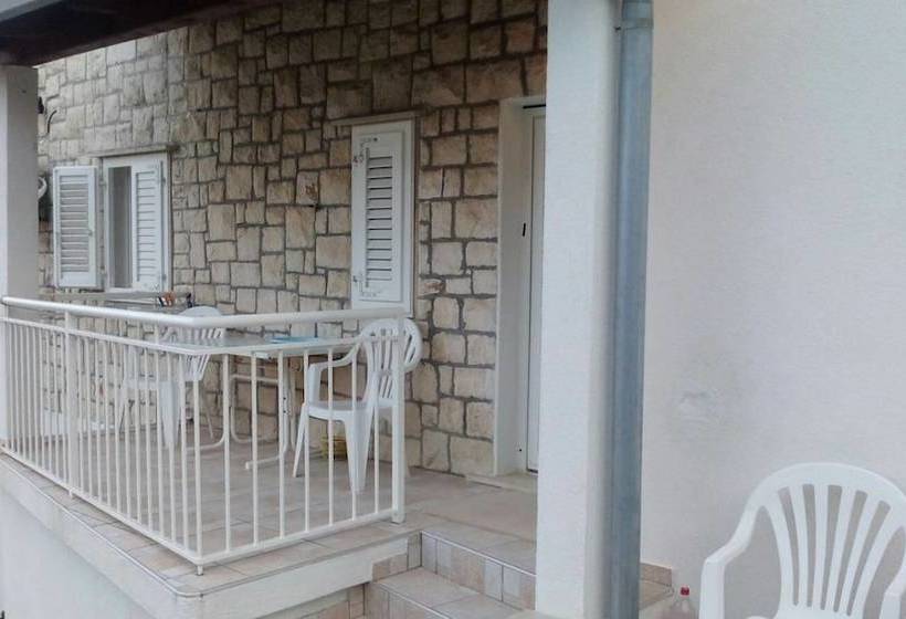 Apartments Jagoda / Splitska/ A1 Two Bedrooms