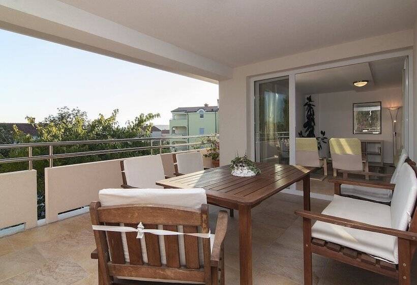 Apartments Levan Ceja