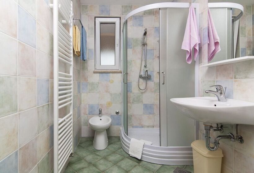 Apartments Levan Ceja