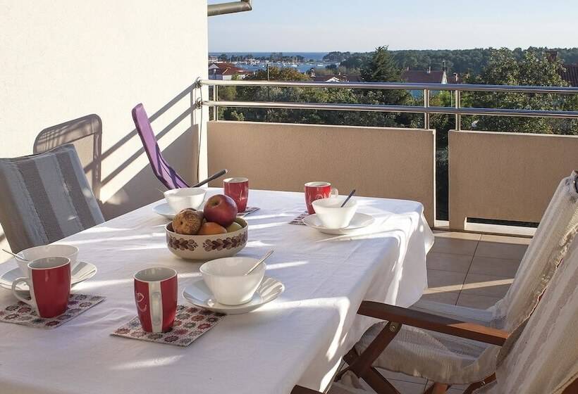 Apartments Levan Ceja