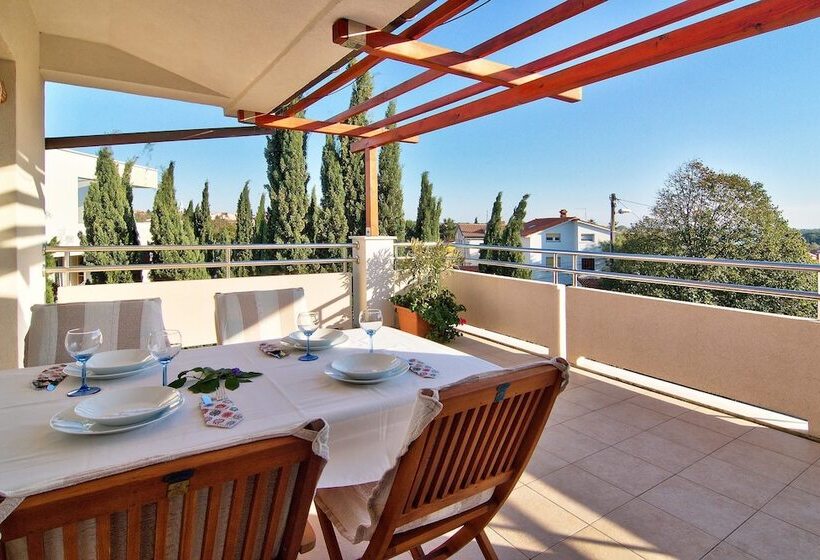 Apartments Levan Ceja