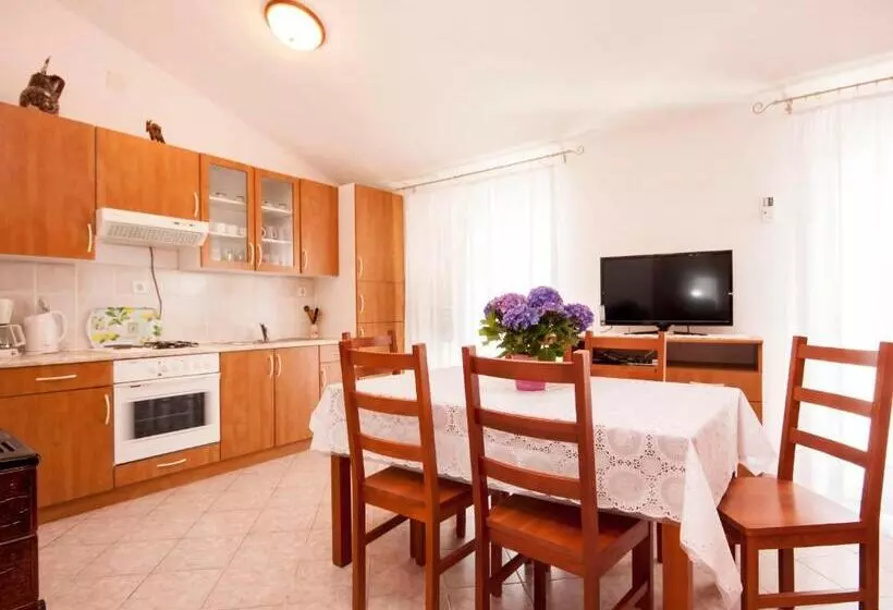 Apartments Sunčica 1613