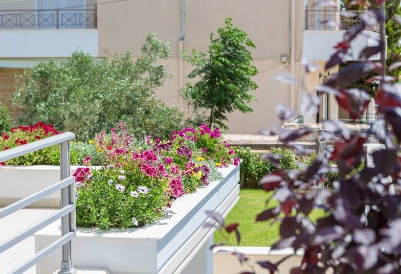 Bright & Spacious Two Floor Family Garden Home