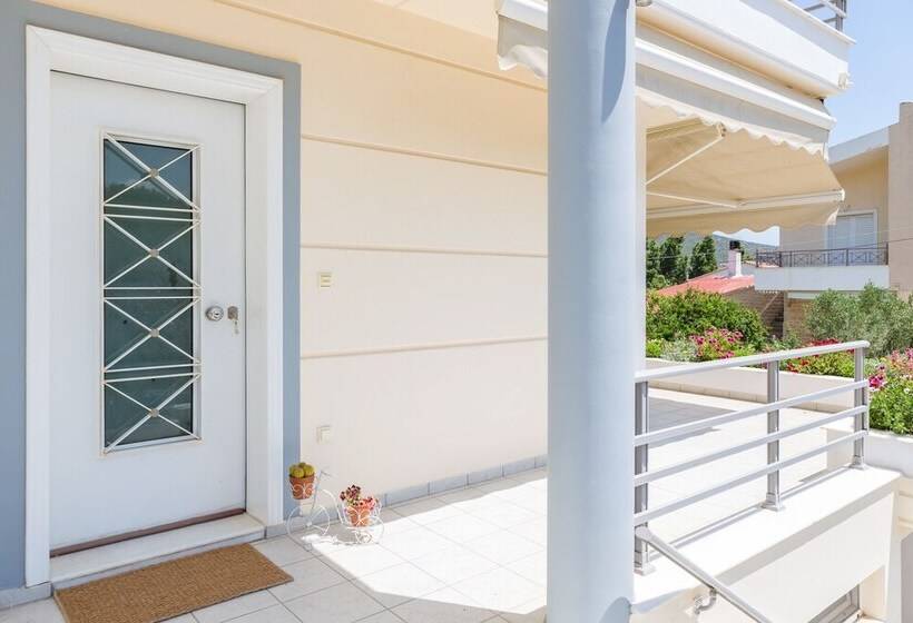 Bright & Spacious Two Floor Family Garden Home