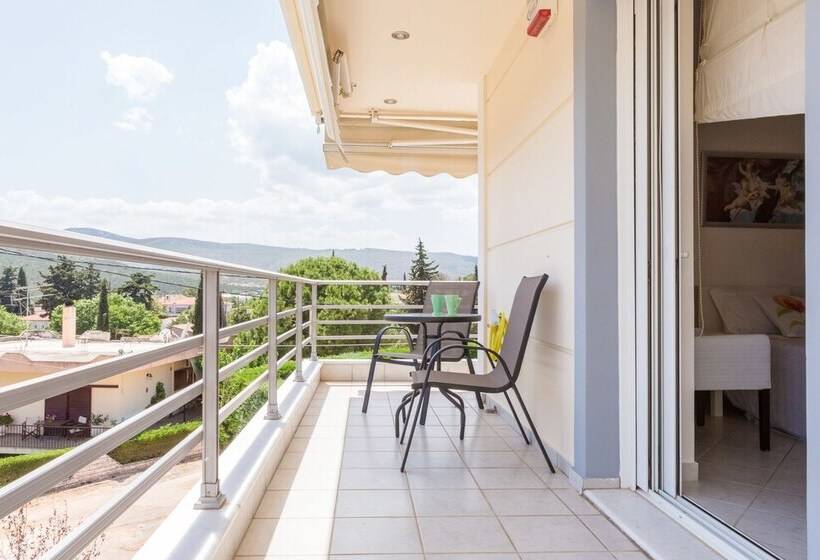 Bright & Spacious Two Floor Family Garden Home