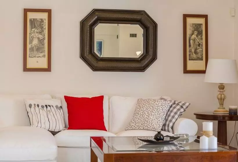 Bright & Spacious Two Floor Family Garden Home