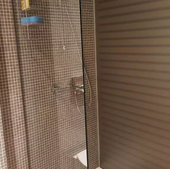 Captain S Luxury Suite