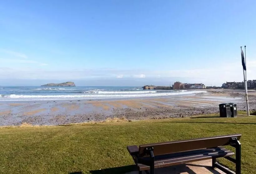 Cooleens  Chic 1 Bedroom Apt. In North Berwick