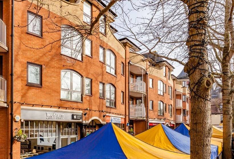 New Bright And Sunny Flat In Oxford City Centre