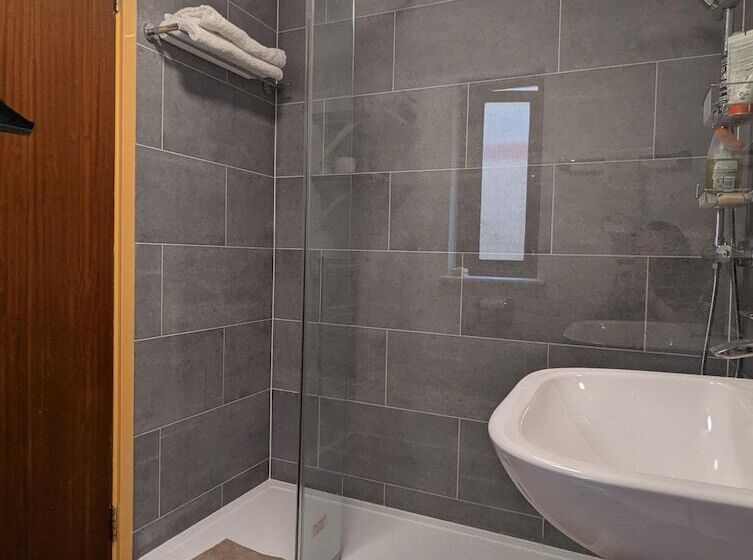 New Bright And Sunny Flat In Oxford City Centre