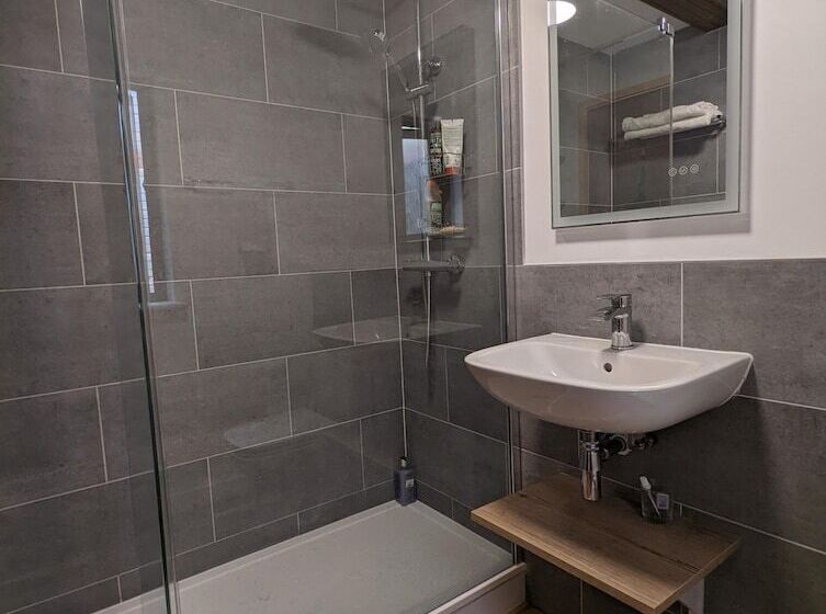 New Bright And Sunny Flat In Oxford City Centre