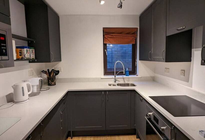 New Bright And Sunny Flat In Oxford City Centre