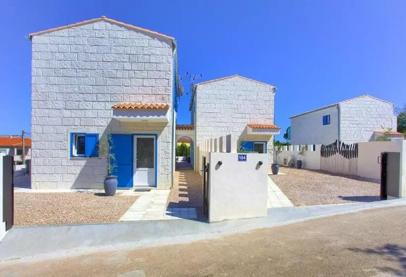 Pax Houses