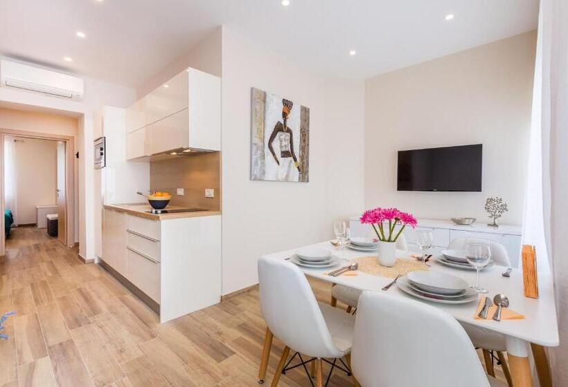 بنسيون Apartments And Rooms Milcetic