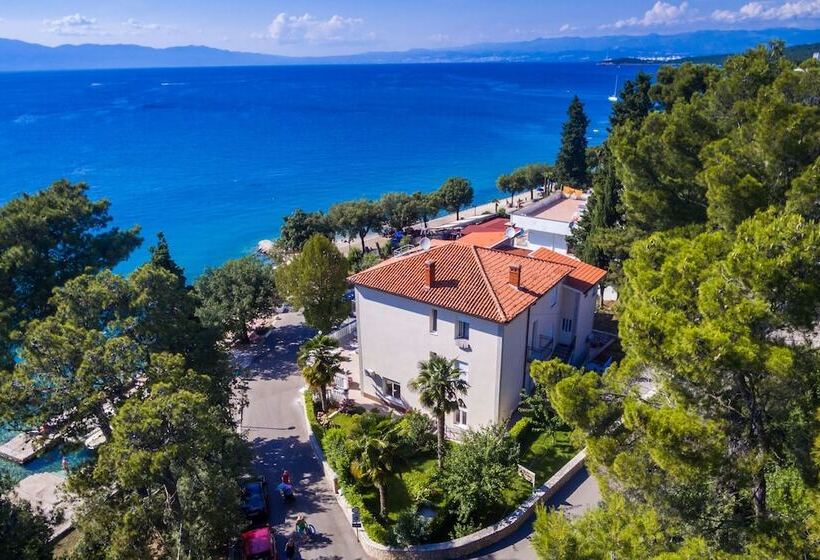 بنسيون Apartments And Rooms Milcetic