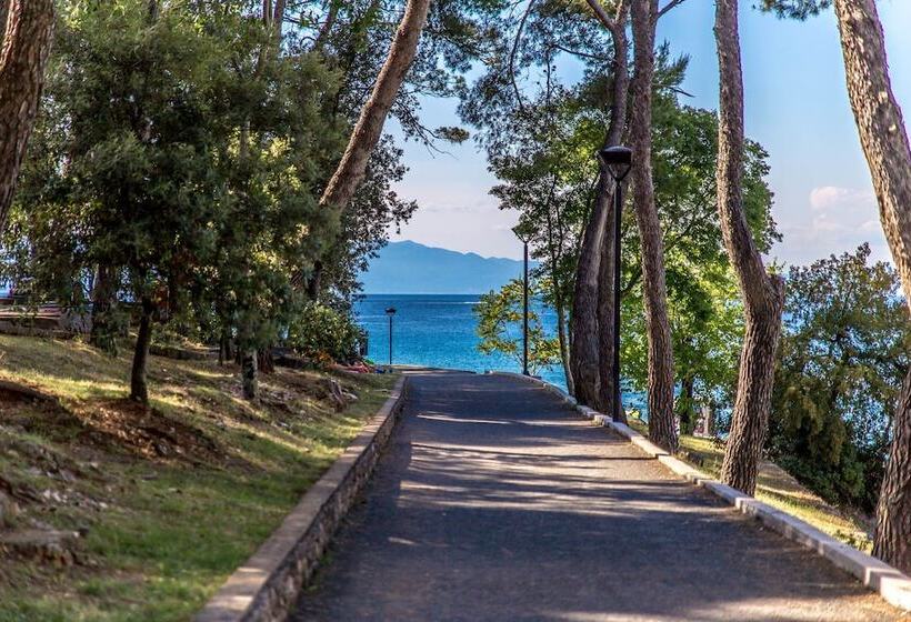 بنسيون Apartments And Rooms Milcetic