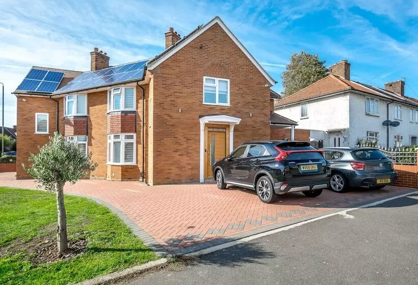 ペンション Goldbeaters House