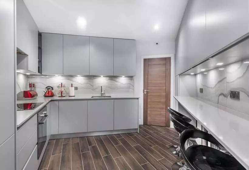 ペンション Goldbeaters House