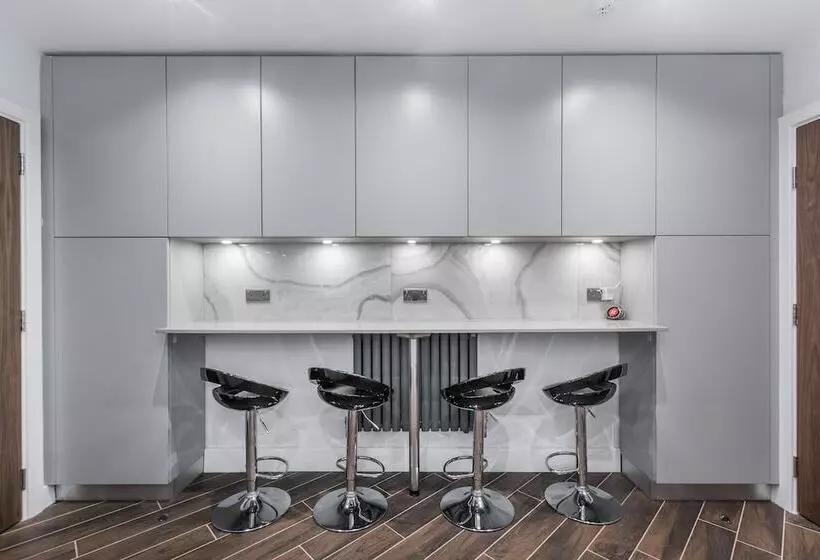 ペンション Goldbeaters House