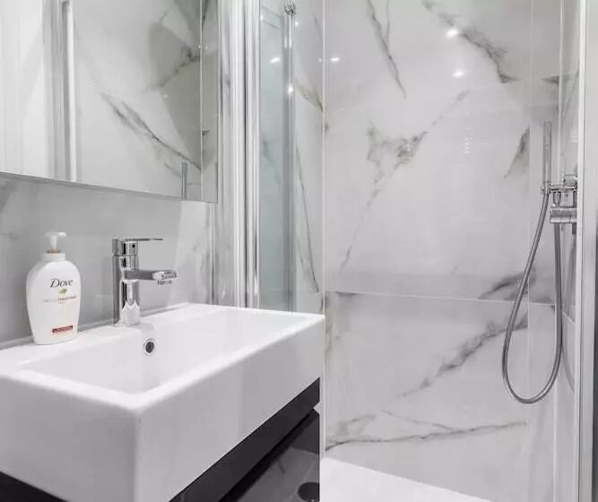 ペンション Goldbeaters House