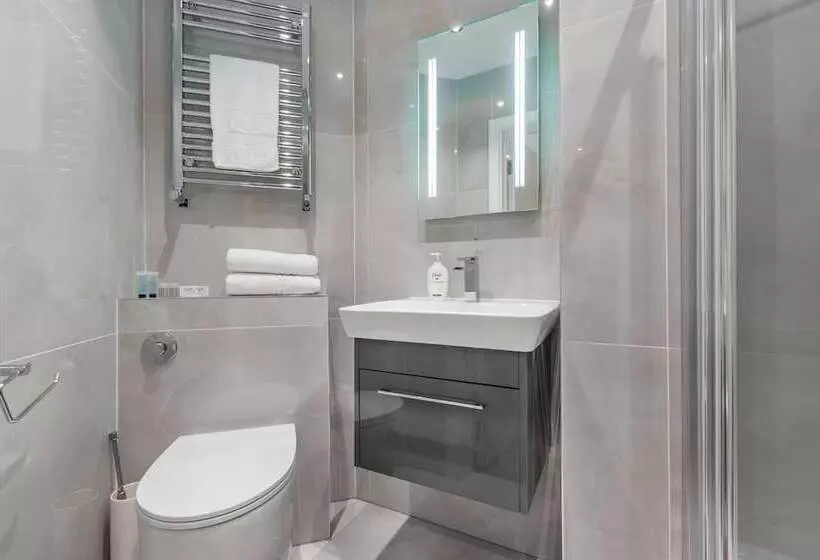 ペンション Goldbeaters House