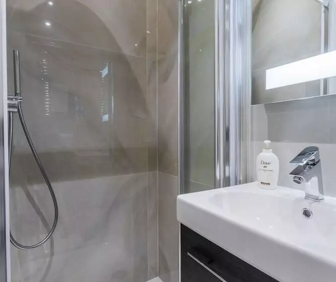 ペンション Goldbeaters House