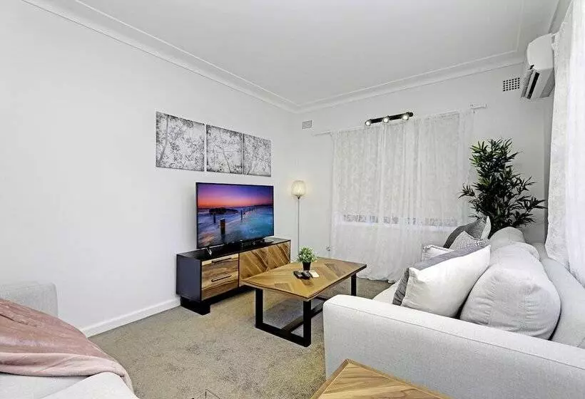 4 Br Apartment Short Walk To Bondi Beach