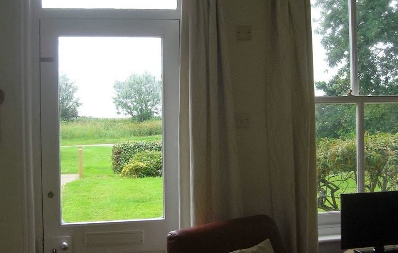 Curlew Cottage With Rural Views