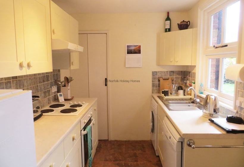 Curlew Cottage With Rural Views